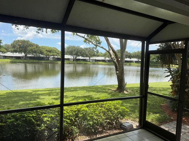 18528 Hidden Way, Boca Raton, FL 33496