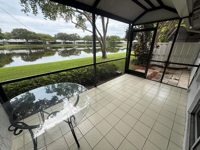 18528 Hidden Way, Boca Raton, FL 33496