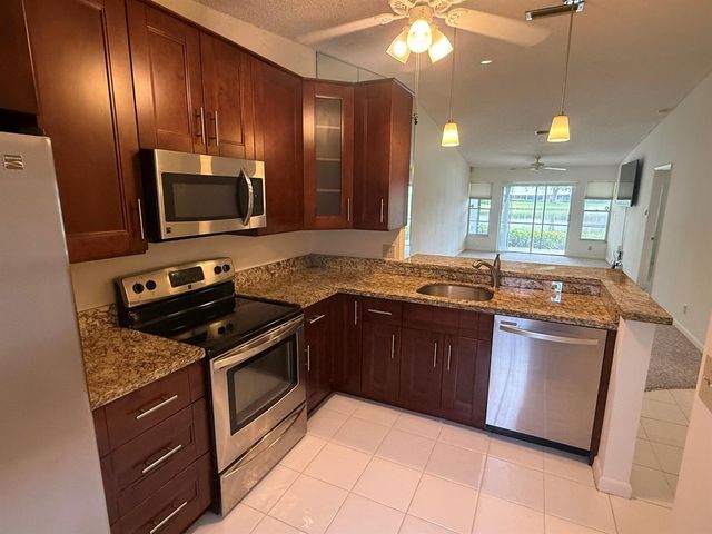 18528 Hidden Way, Boca Raton, FL 33496