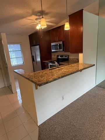 18528 Hidden Way, Boca Raton, FL 33496
