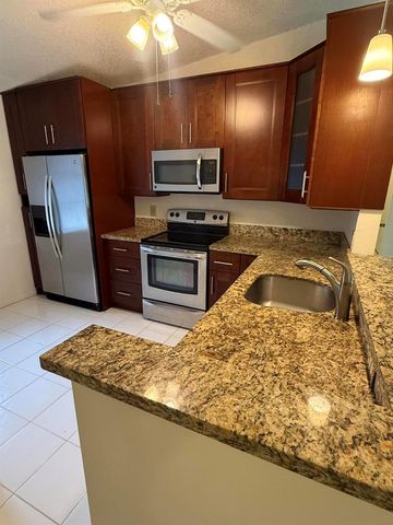 18528 Hidden Way, Boca Raton, FL 33496