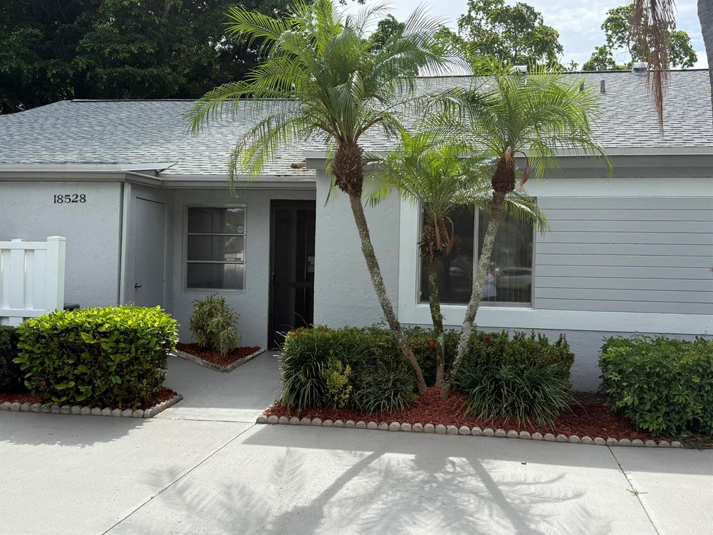 18528 Hidden Way, Boca Raton, FL 33496