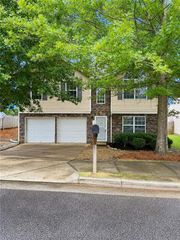 2628 Patriots Road, Riverdale, GA 30296