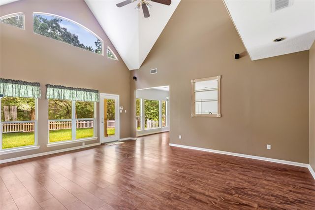 123 Burwell Road Road, Highlands, TX 77562