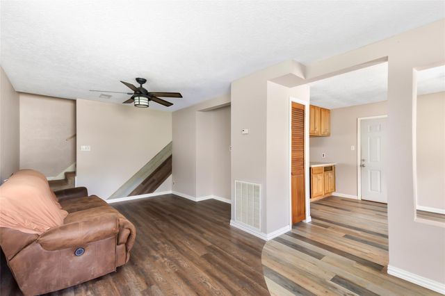 123 Burwell Road Road, Highlands, TX 77562