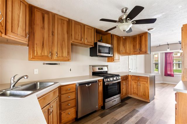 123 Burwell Road Road, Highlands, TX 77562