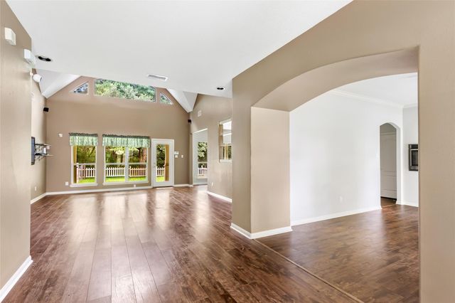 123 Burwell Road Road, Highlands, TX 77562