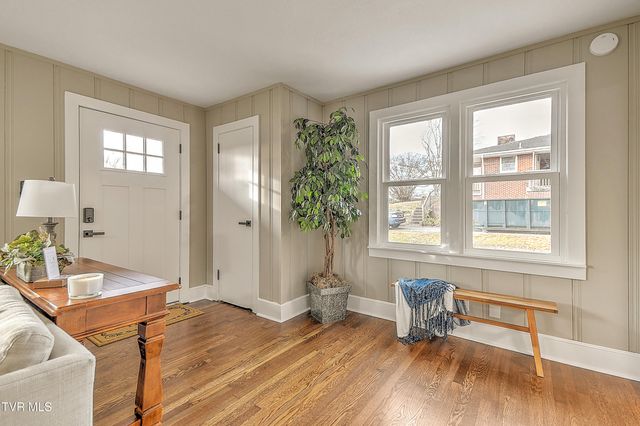 1000 Lincoln Avenue, Johnson City, TN 37604