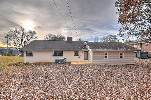 1000 Lincoln Avenue, Johnson City, TN 37604