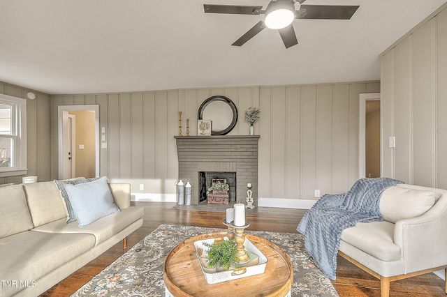 1000 Lincoln Avenue, Johnson City, TN 37604