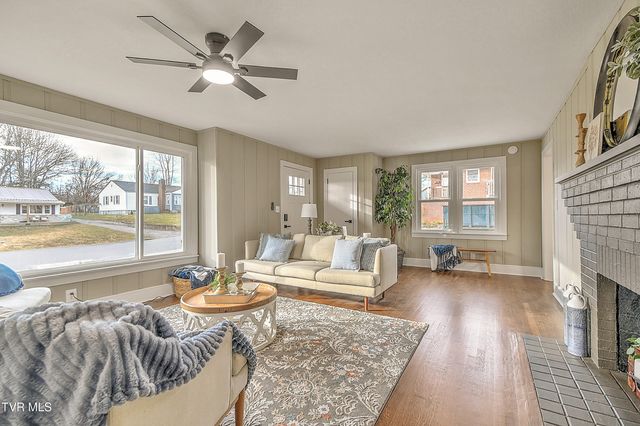 1000 Lincoln Avenue, Johnson City, TN 37604