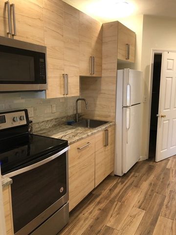 10 Williams St C2, Salem, MA 01970