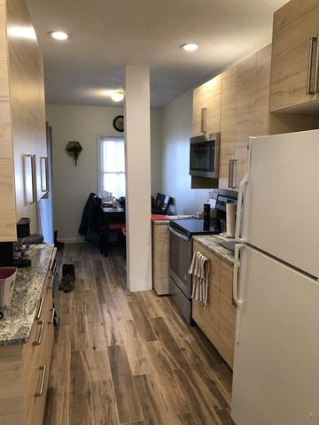 10 Williams St C2, Salem, MA 01970