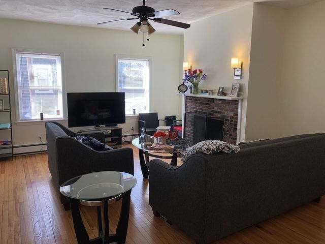 10 Williams St C2, Salem, MA 01970