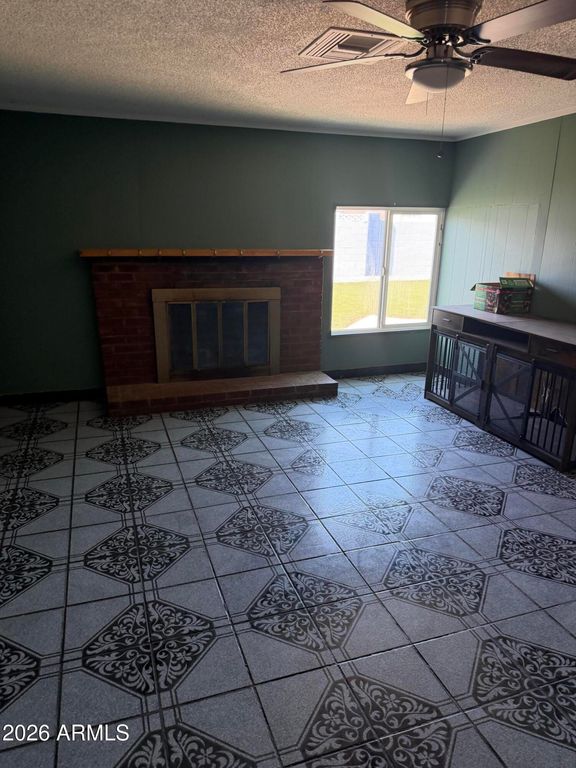 6952 W WOLF Street, Phoenix, AZ 85033 — photo 3