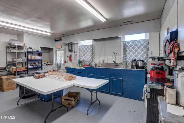 300 West Chilhowie Avenue, Johnson City, TN 37601