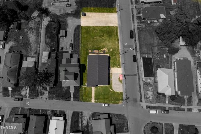 300 West Chilhowie Avenue, Johnson City, TN 37601
