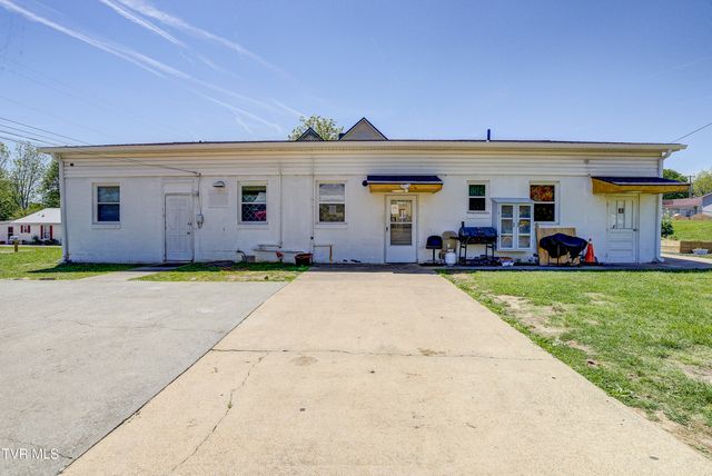 300 West Chilhowie Avenue, Johnson City, TN 37601