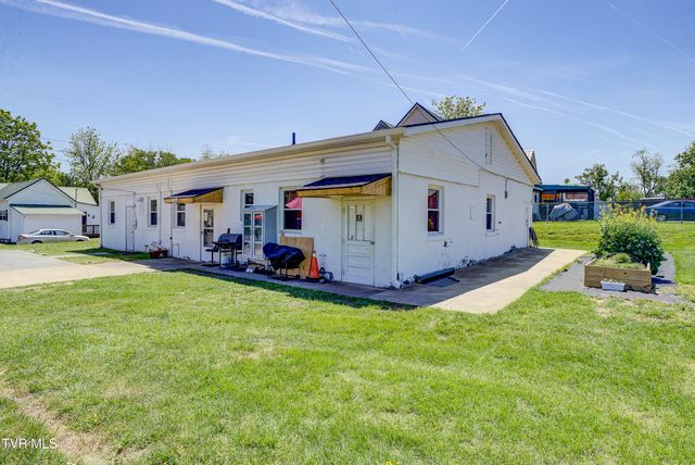 300 West Chilhowie Avenue, Johnson City, TN 37601