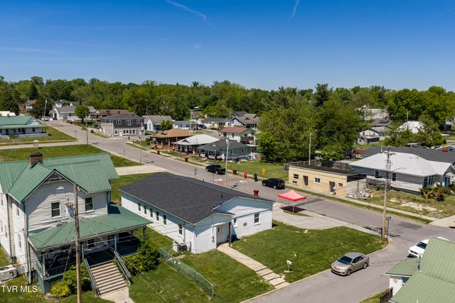 300 West Chilhowie Avenue, Johnson City, TN 37601