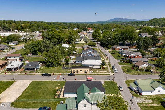 300 West Chilhowie Avenue, Johnson City, TN 37601
