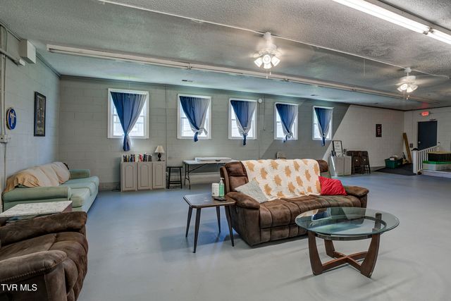 300 West Chilhowie Avenue, Johnson City, TN 37601