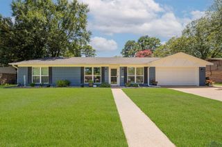 2207 Wainwright Ct, Longview, TX 75605