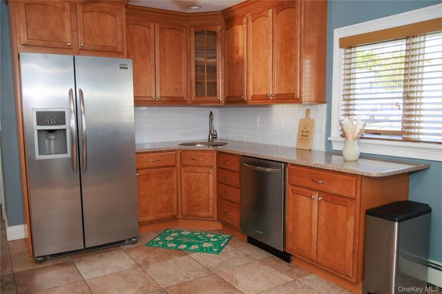 40 Tanager, Levittown, NY 11756