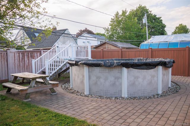 40 Tanager, Levittown, NY 11756