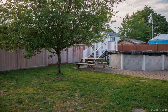 40 Tanager, Levittown, NY 11756