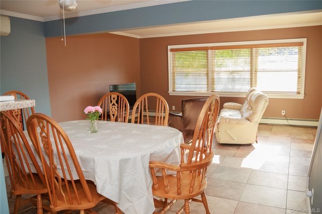 40 Tanager, Levittown, NY 11756