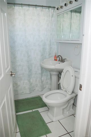 40 Tanager, Levittown, NY 11756