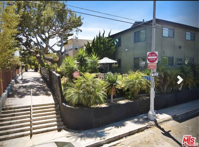 119 Paloma Avenue A, Los Angeles, CA 90291