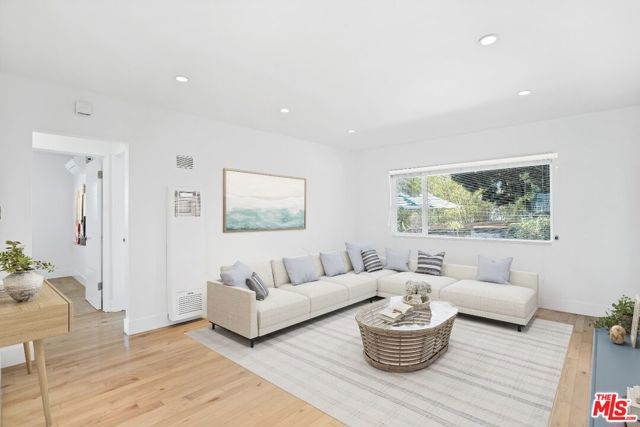 119 Paloma Avenue A, Los Angeles, CA 90291
