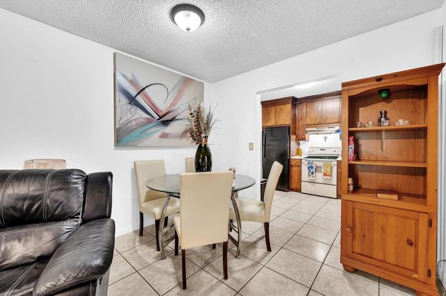 3741 Riverside Dr, Coral Springs, FL 33065