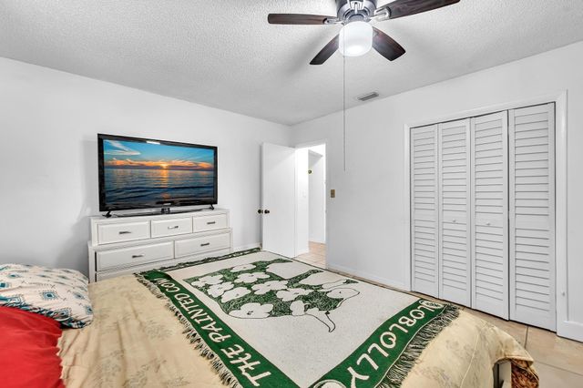 3741 Riverside Dr, Coral Springs, FL 33065