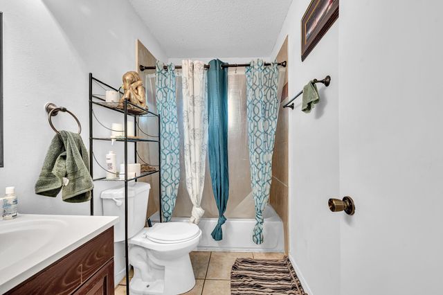 3741 Riverside Dr, Coral Springs, FL 33065