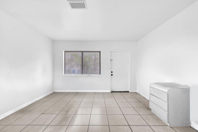 3741 Riverside Dr, Coral Springs, FL 33065