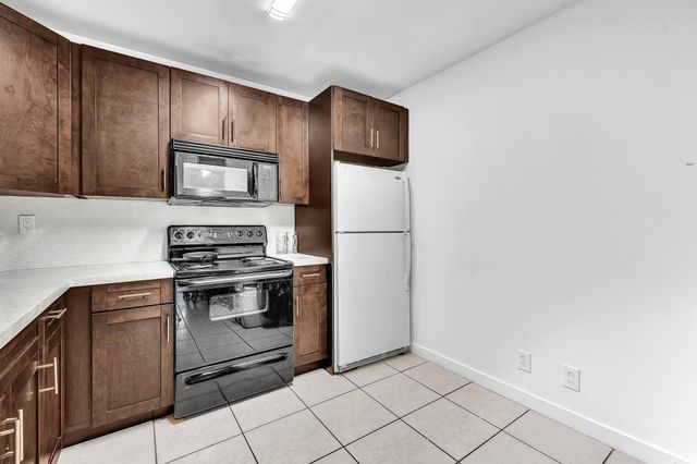 3741 Riverside Dr, Coral Springs, FL 33065