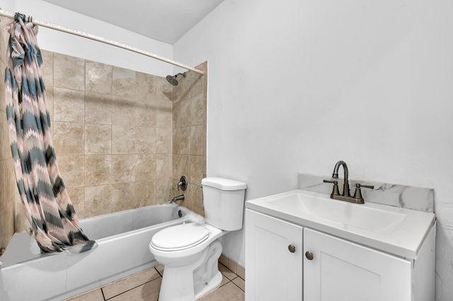 3741 Riverside Dr, Coral Springs, FL 33065