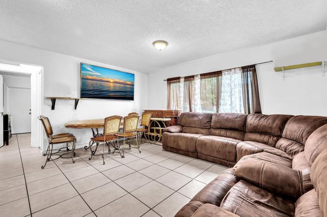 3741 Riverside Dr, Coral Springs, FL 33065