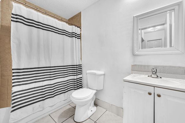 3741 Riverside Dr, Coral Springs, FL 33065