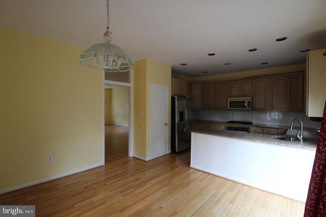 13230 COPPERMILL DR, Herndon, VA 20171