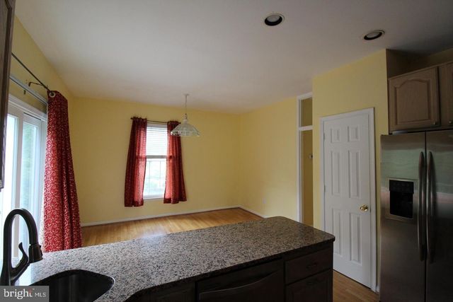 13230 COPPERMILL DR, Herndon, VA 20171