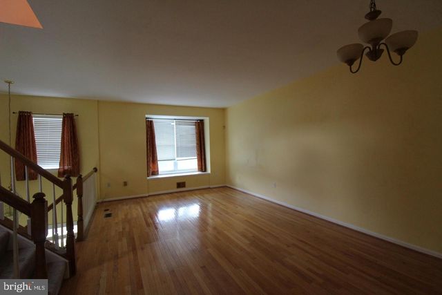 13230 COPPERMILL DR, Herndon, VA 20171