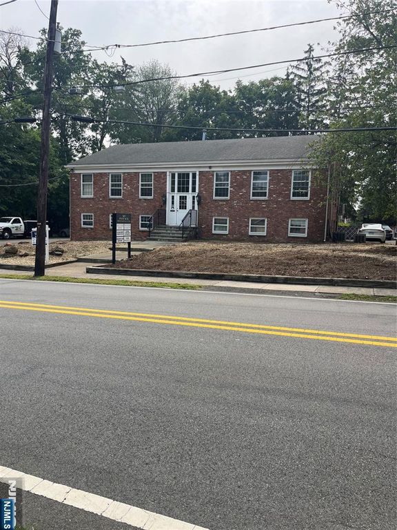 185 Broadway 2nd floor, Hillsdale, NJ 07642