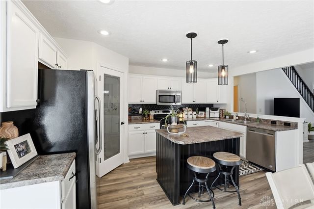 653 Willow Point Court, Troy, OH 45373