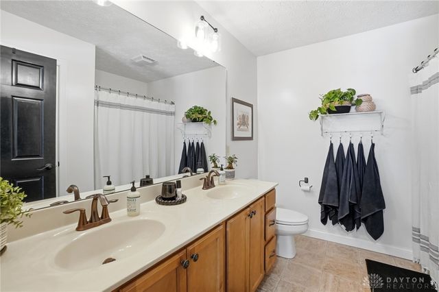 653 Willow Point Court, Troy, OH 45373