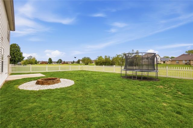 653 Willow Point Court, Troy, OH 45373