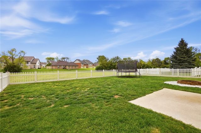 653 Willow Point Court, Troy, OH 45373
